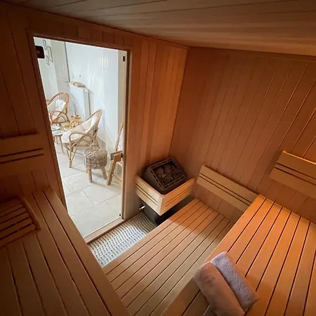 Le Goluret Bed & Breakfast Couvignon